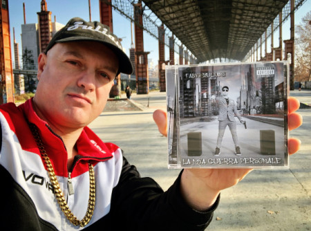 A Parco Dora (Torino), con il mio CD "La mia guerra personale"...